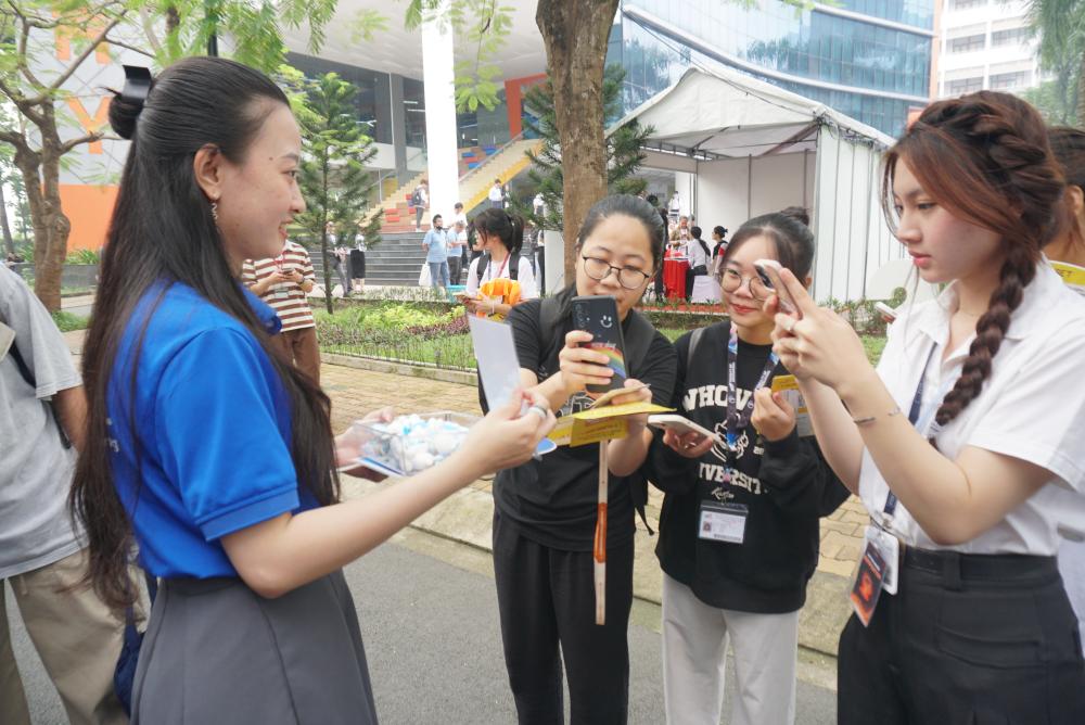 Thousands of TDTU students attending the Job Fair