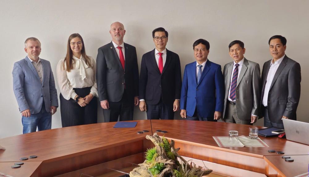 TDTU delegation works and signs cooperation agreement with the University of Zilina