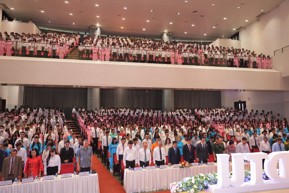 A moment of silence delegates and attendees at the Opening Ceremony for the citizens who died and the soldiers who sacrificed their lives in typhoon no. 3