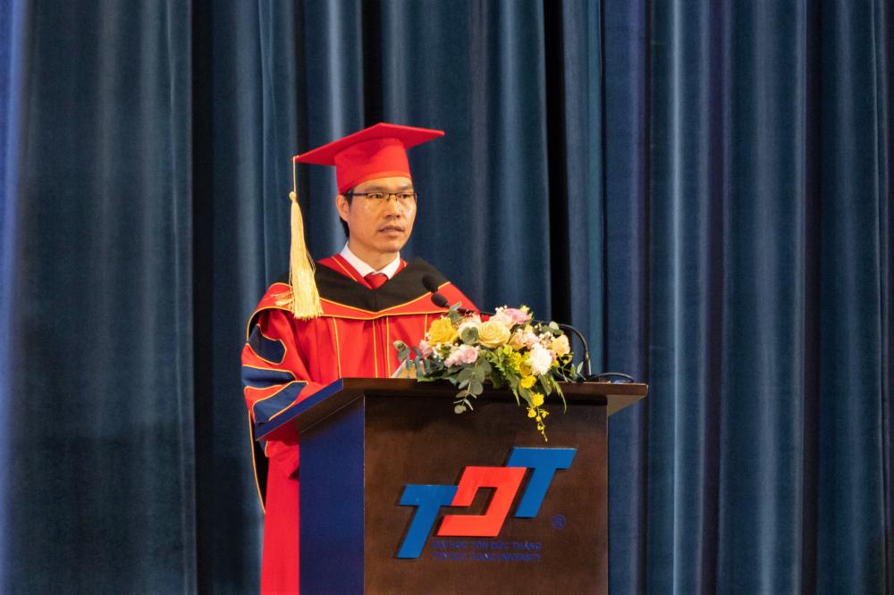 Dr. Tran Trong Dao, President of TDTU, delivering a speech at the ceremony