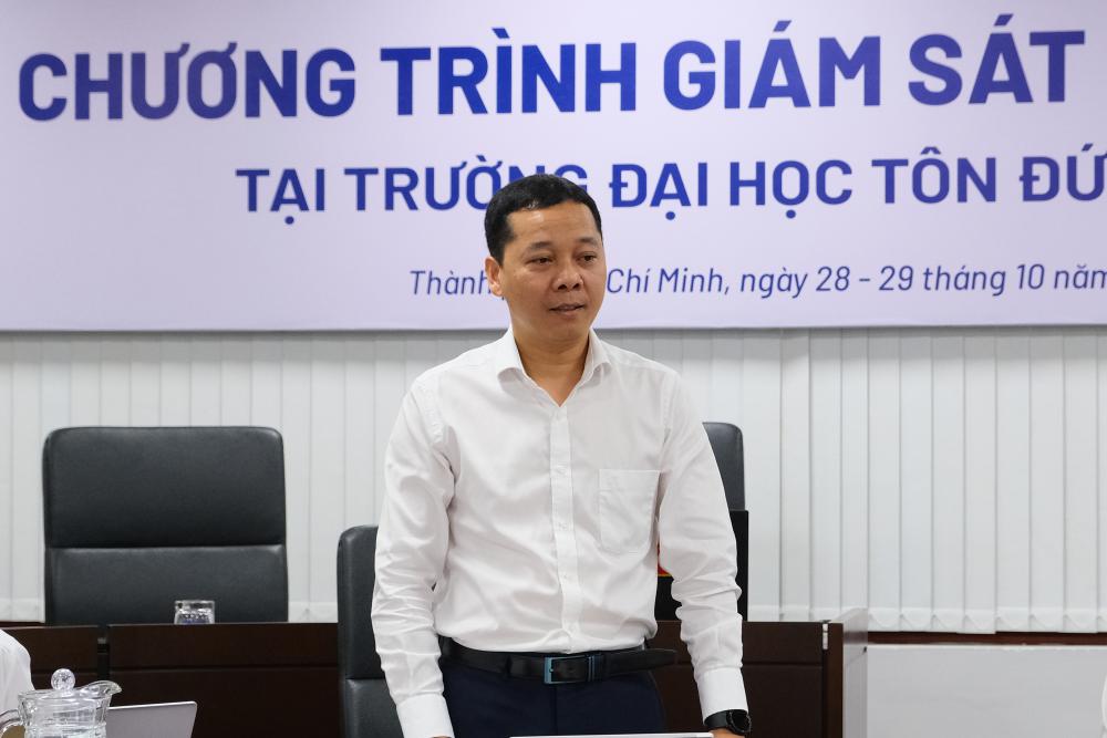 Mr. Nguyen Duc Thinh, Head of the Supervision Delegation from VGCL, speaking at the working session