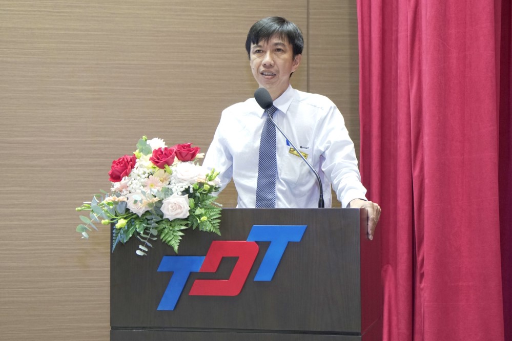 Dr. Vo Hoang Duy – Vice President of TDTU, speaking at the meeting and networking event with alumni