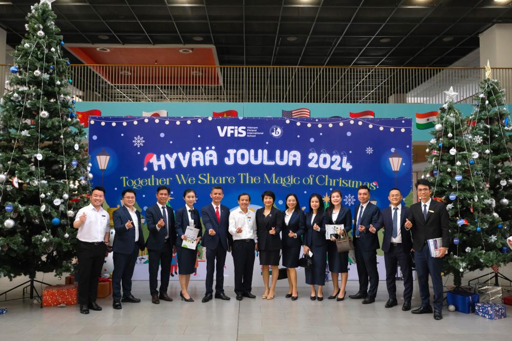 The PVcomBank delegation visiting TDTU